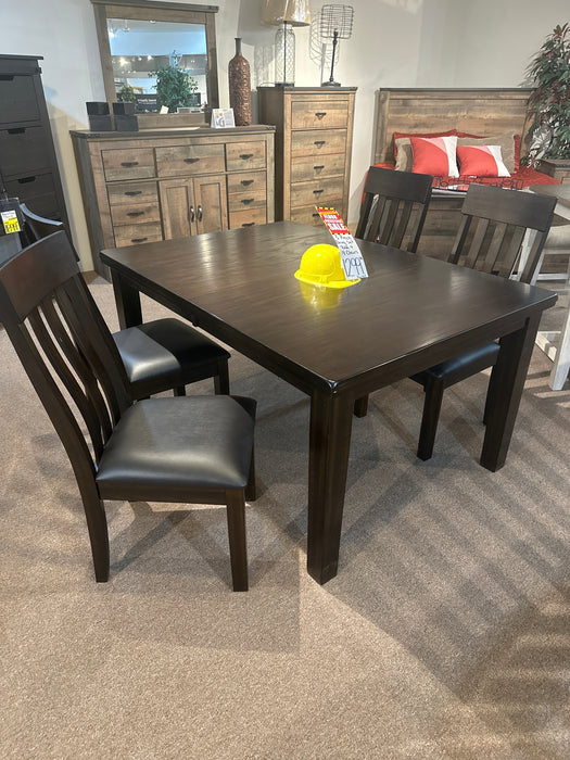 5 piece dining set (Extendable Table and 4 Chairs)