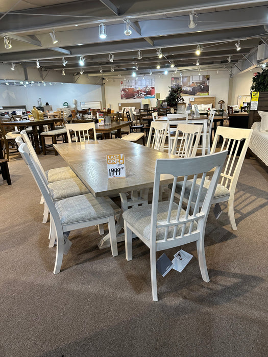 Shaybrock 9-piece Dining Set