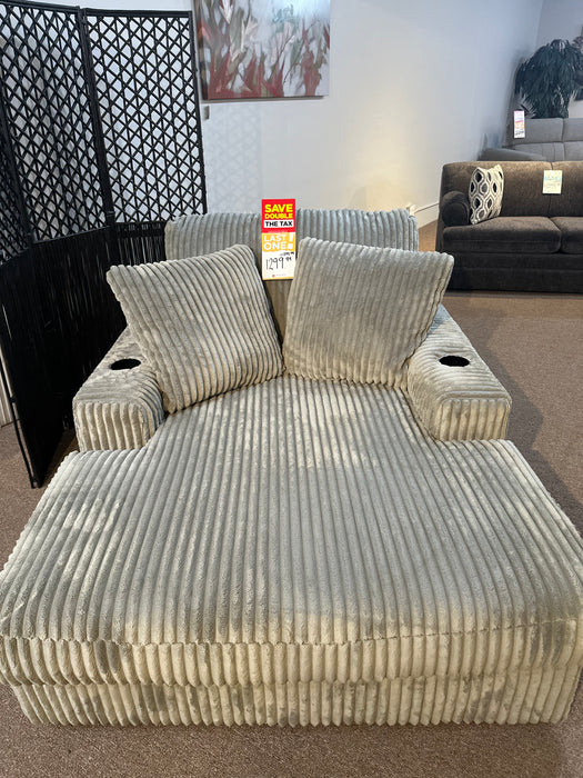 Lindyn Oversized Chair