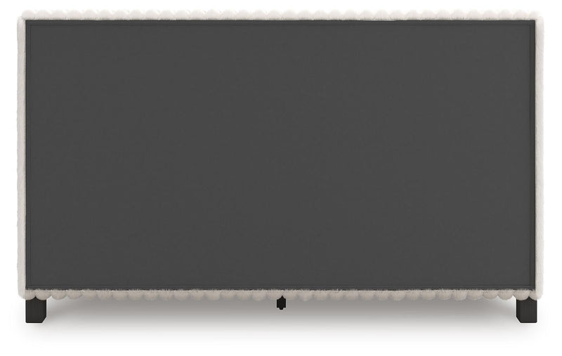 Zuraleus Queen Upholstered Bed