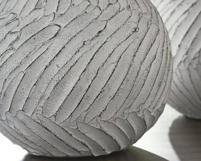 Shelvie Vase