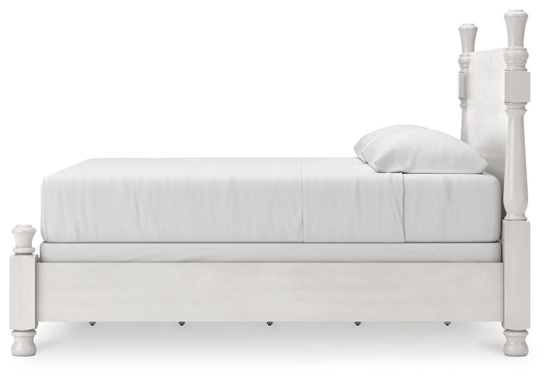 Chadworth King Poster Bed, Dresser and Mirror